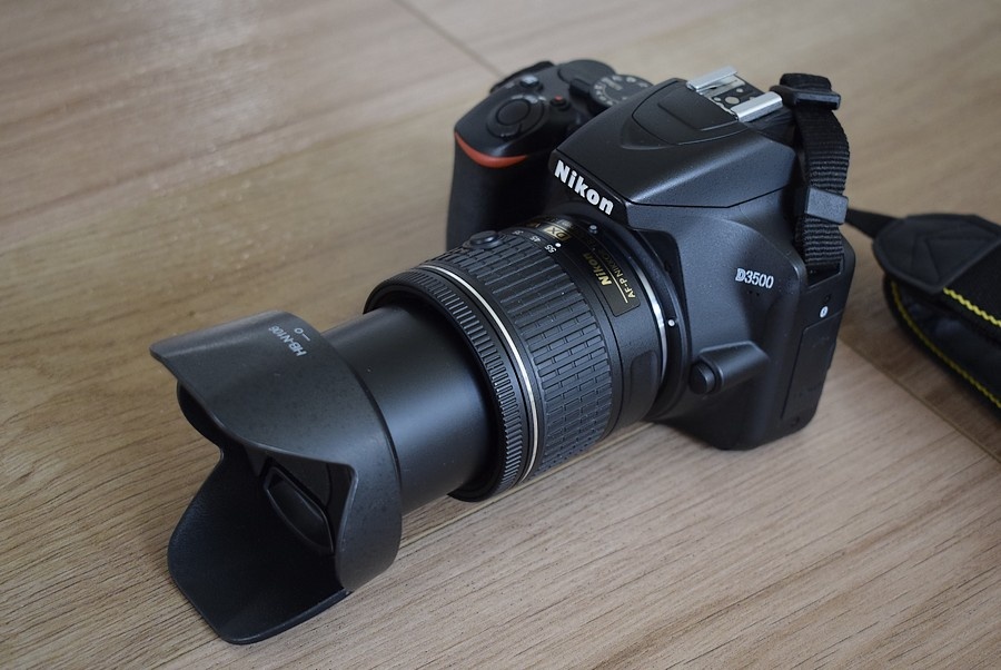 Nikon D3500 s bluetooth - rychly Af-p objektiv - 2 000 snimk