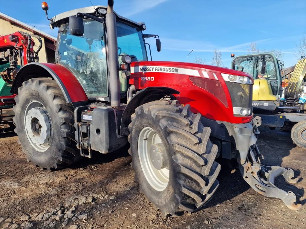 Massey Ferguson 8680