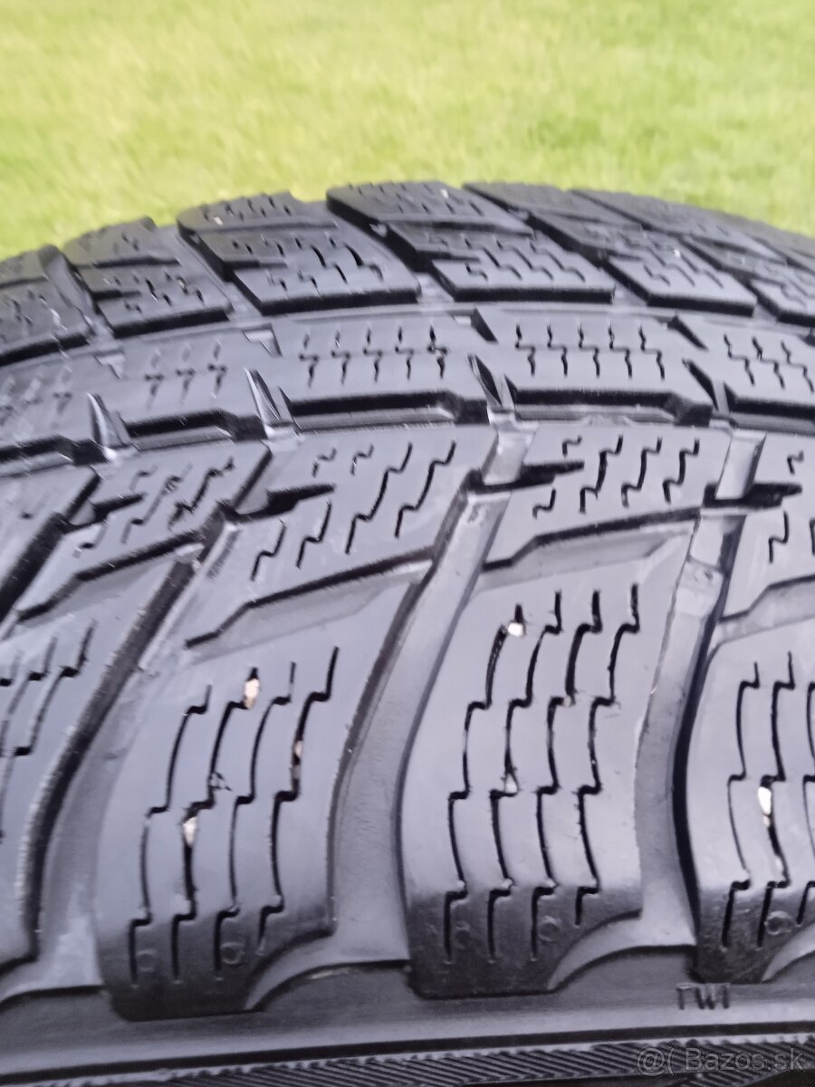 225/60 r17 zimné pneu.7 mm