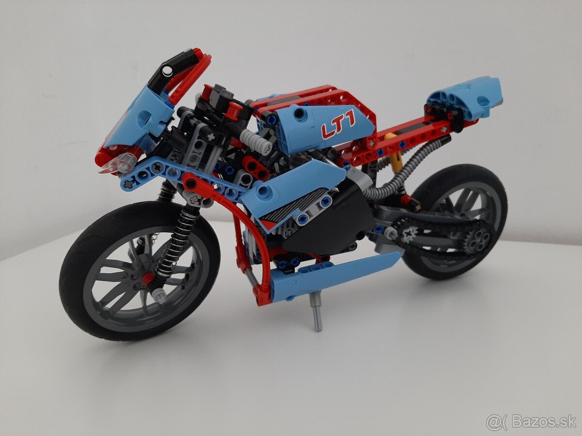 Lego Technic motorka