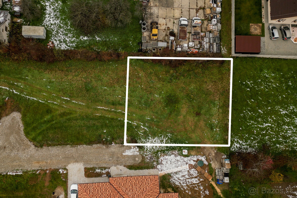 Ponúkam na predaj stavebný pozemok Veľké Bedzany 625 m2