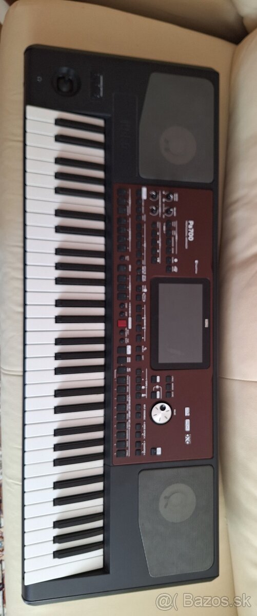 Korg pa 700