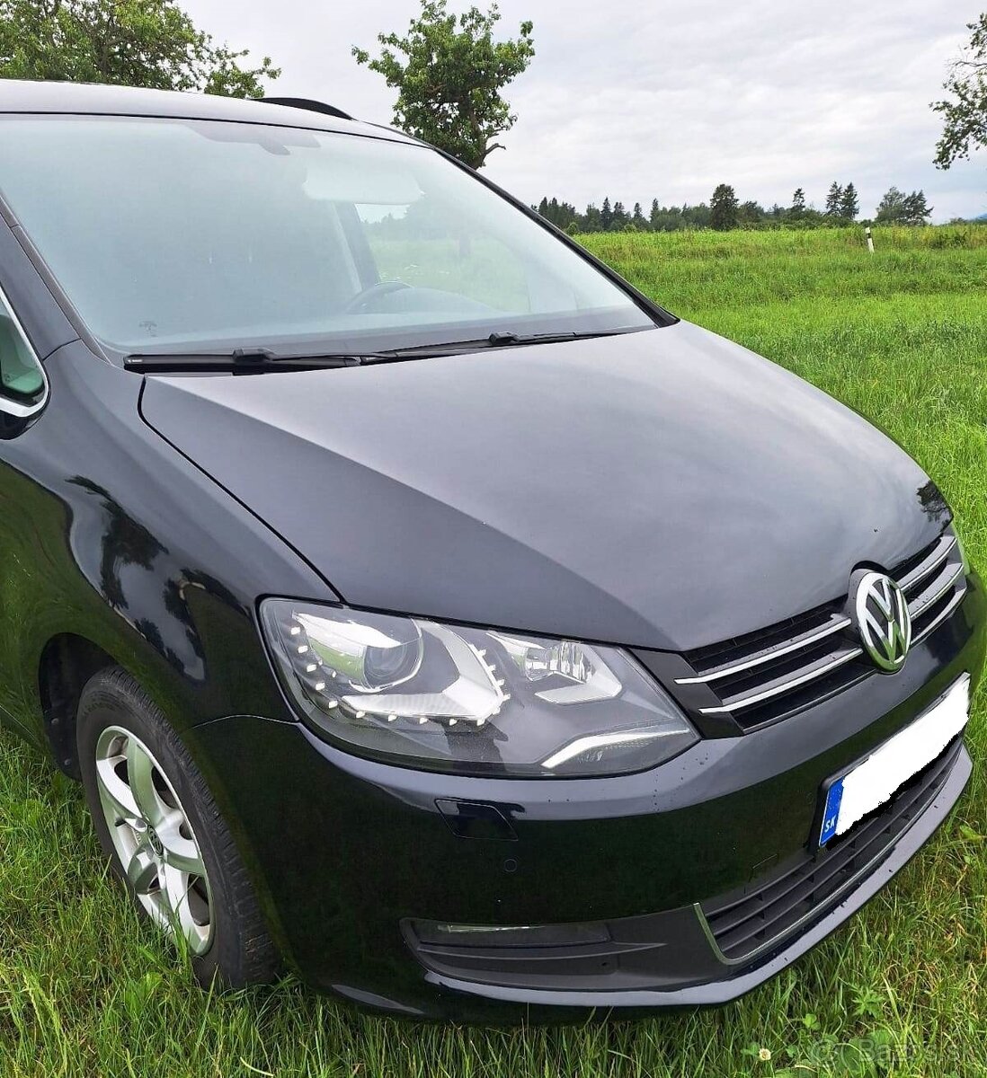 VOLKSWAGEN SHARAN 2,0 TDI DSG Bluemotion 5 miestne