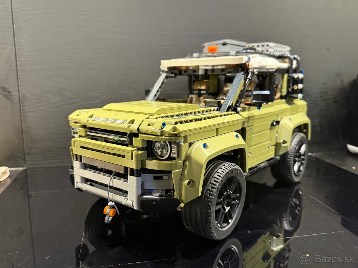 Lego Technic Land Rover Defender 42110