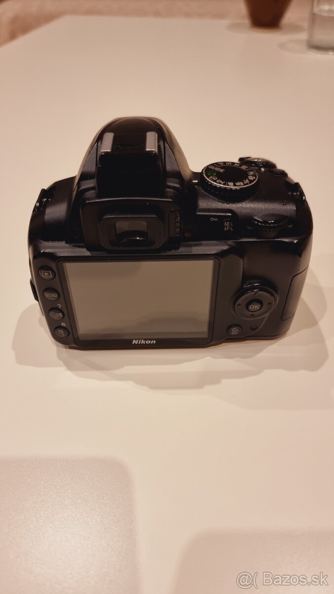 Nikon D3000