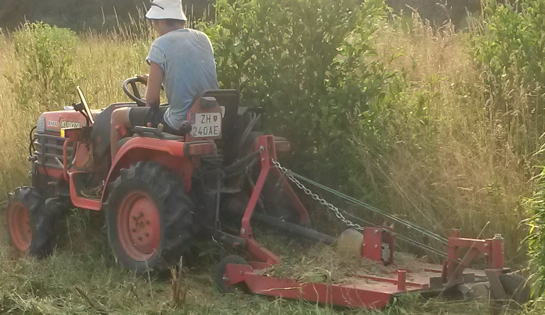 KUBOTA B1610 predám