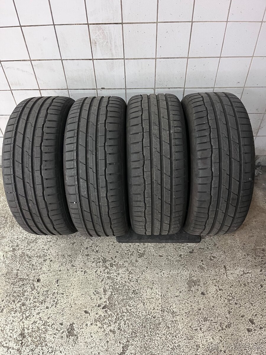 Hankook 225/50 R18