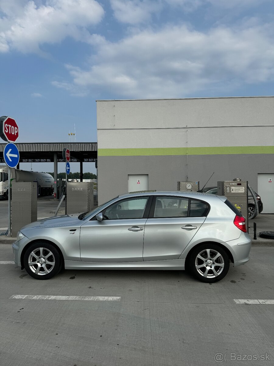 BMW E87 118i 2009 A/T