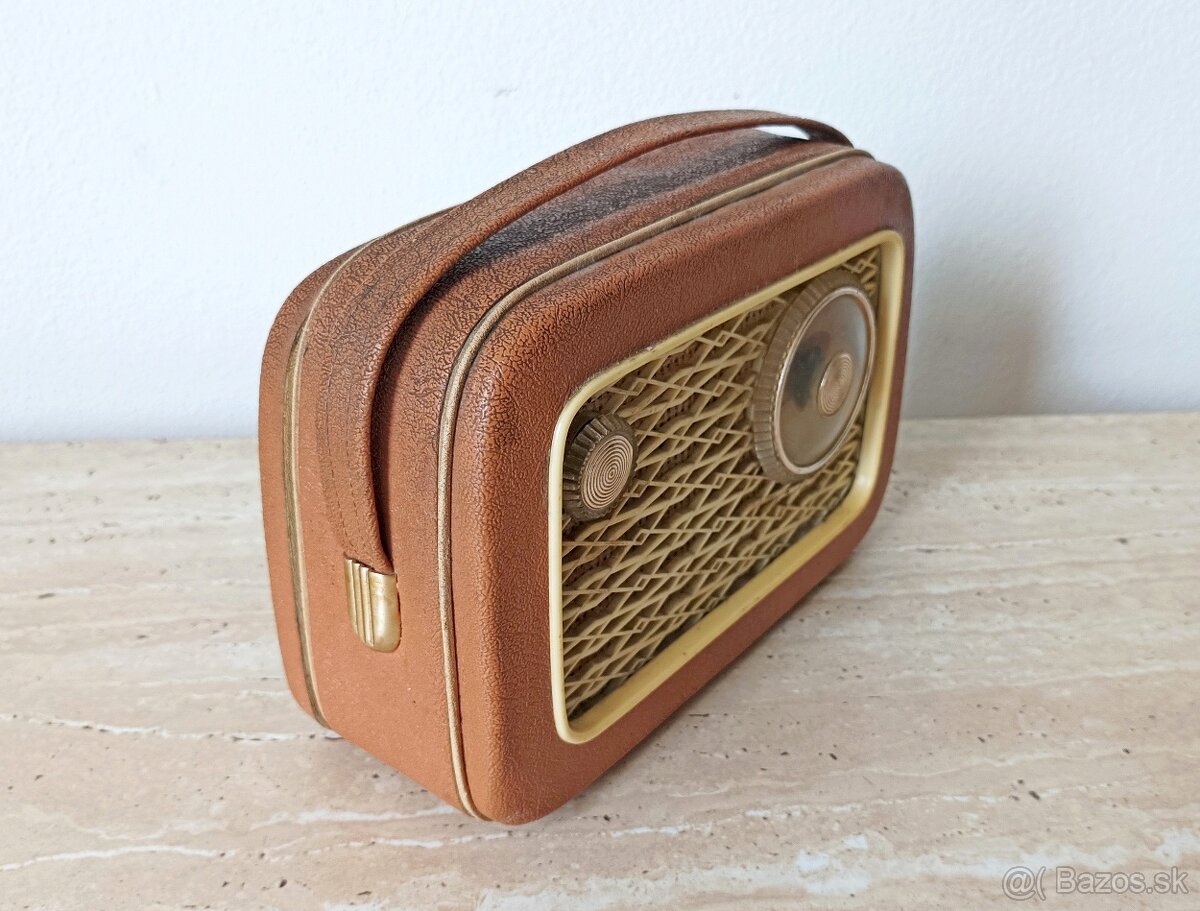 Doplněk k veteránovi - tranzistorové rádio z roku 1958