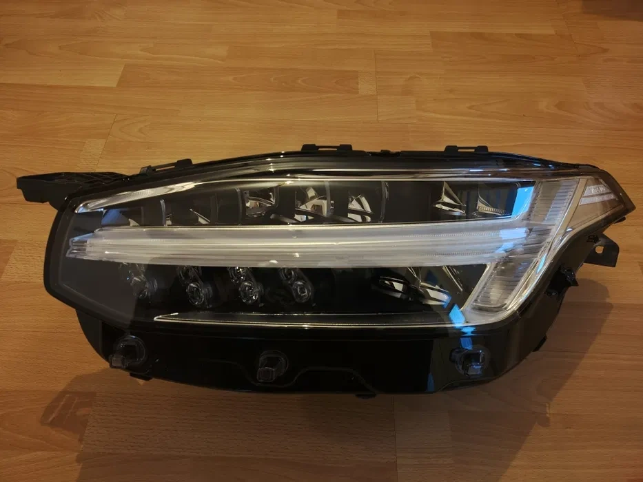 Levé přední full led světlo Volvo XC90 II lift