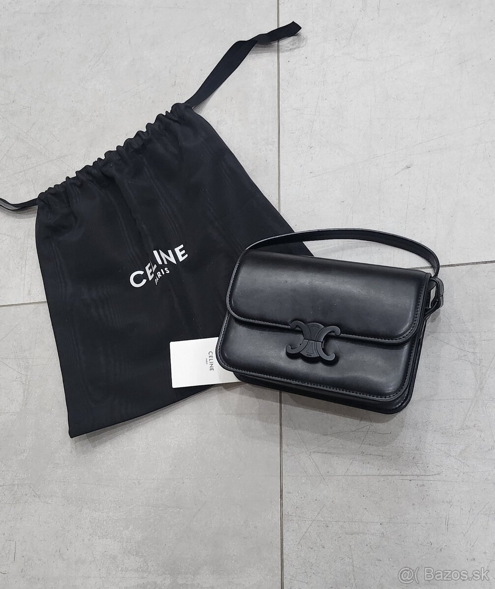 Cierna kabelka Celine Triomphe v total black farbe