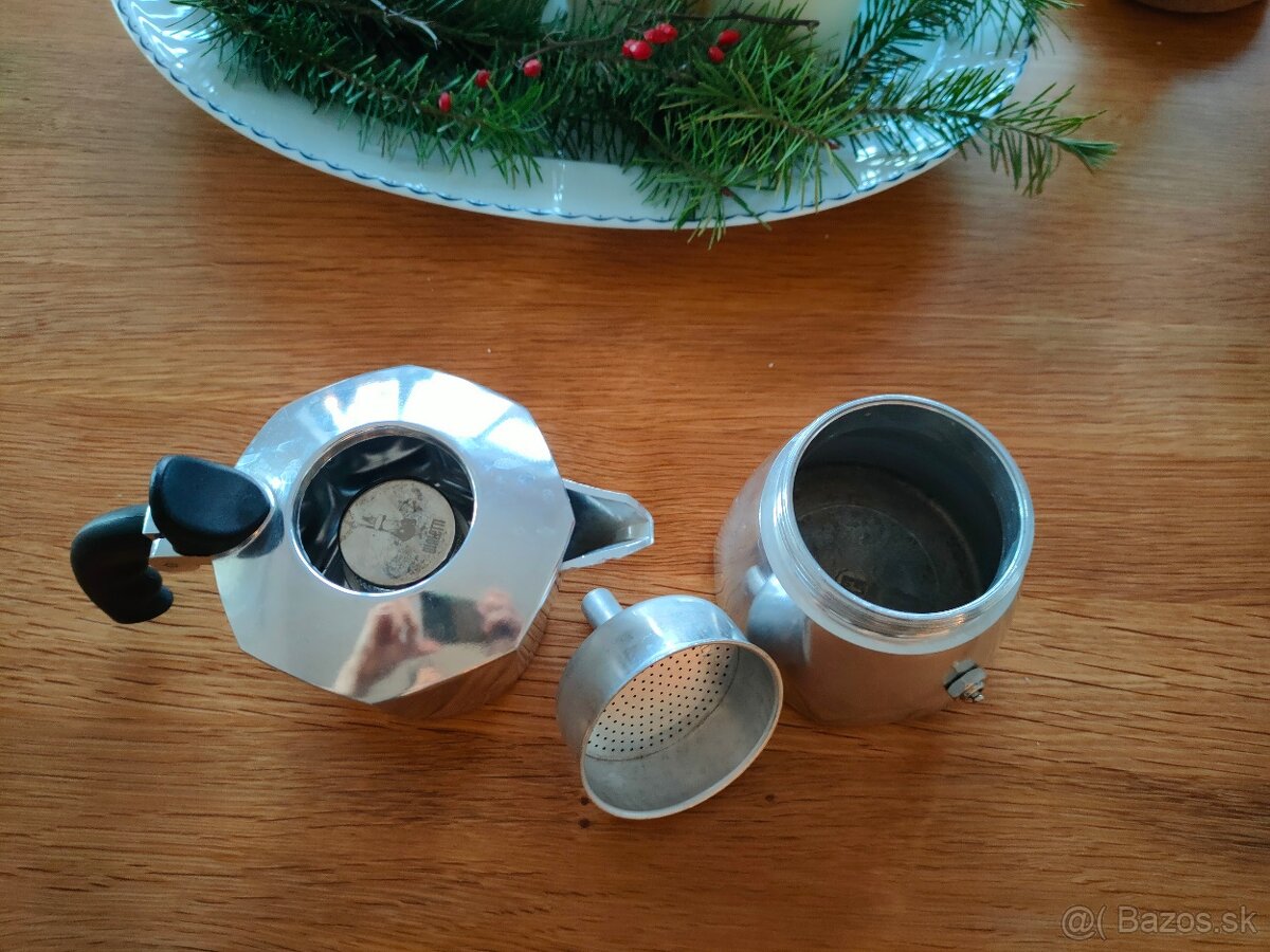 Bialetti Brikka Moka kávovar, koťogo