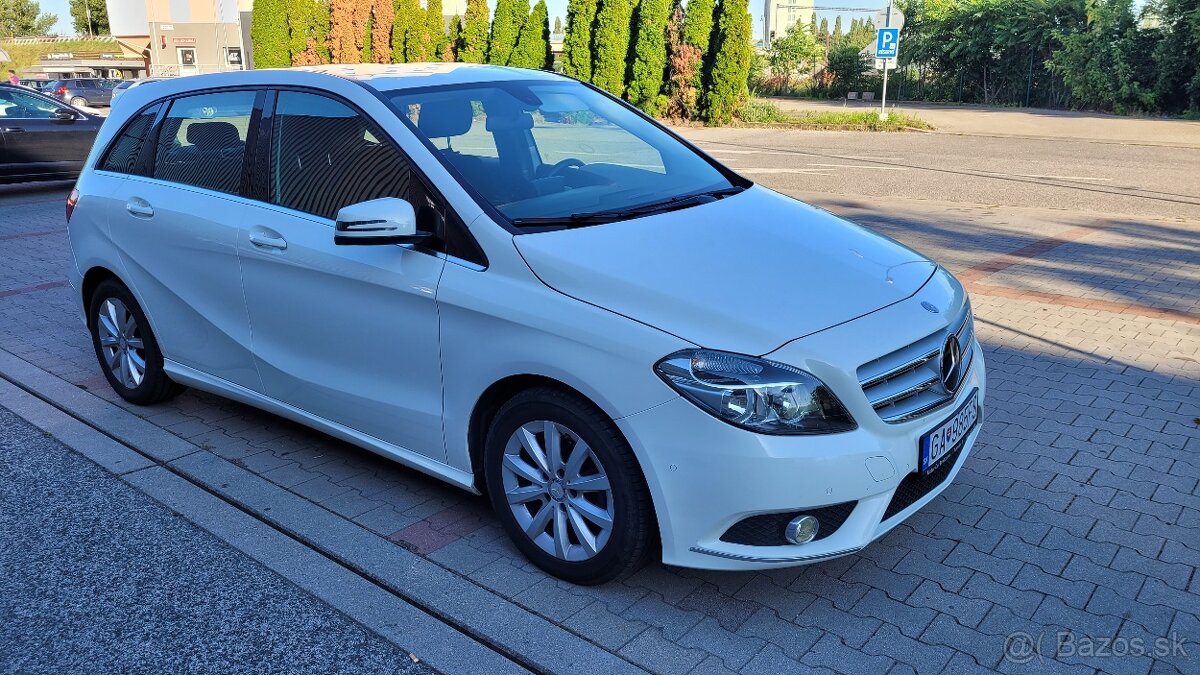 Mercedes Benz B180