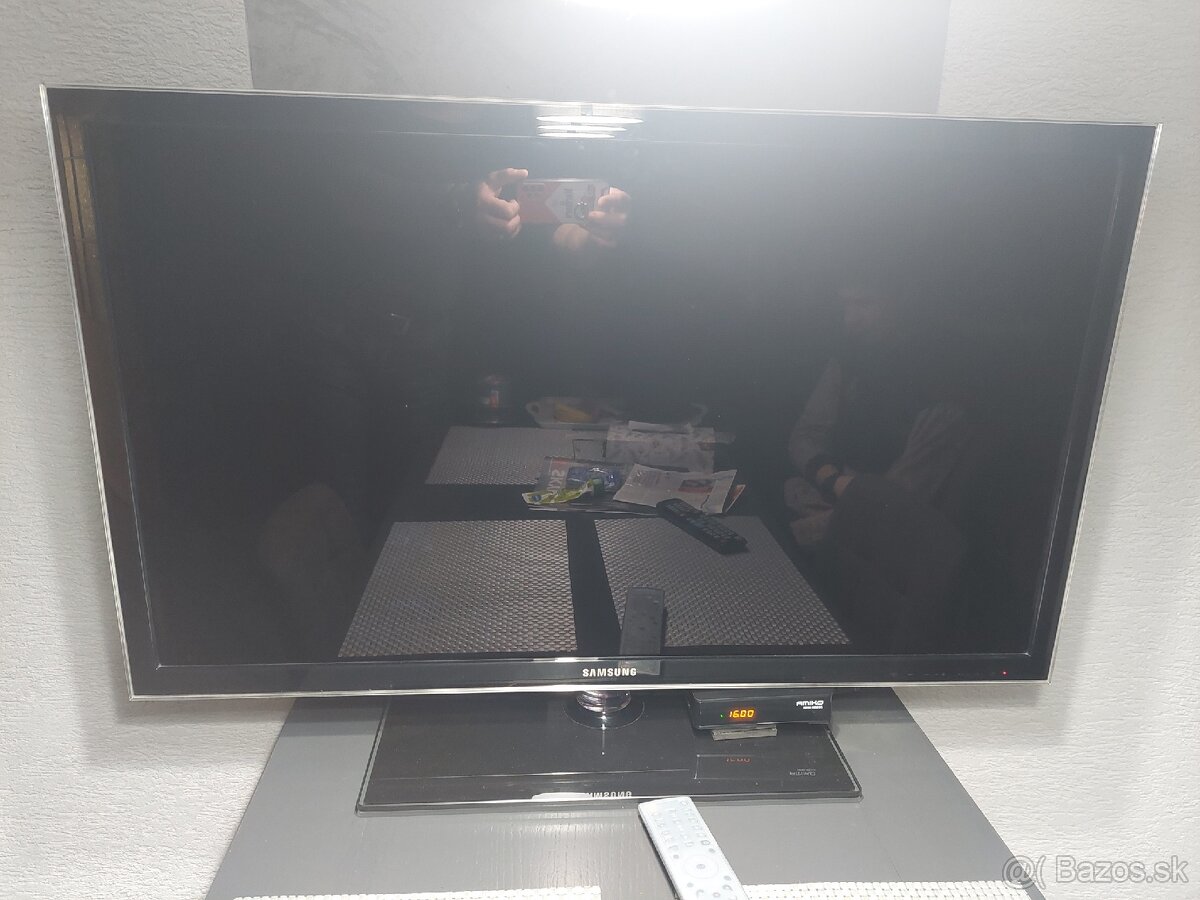 Televízor SAMSUNG 95 X 64 uhlopriečka 102cm