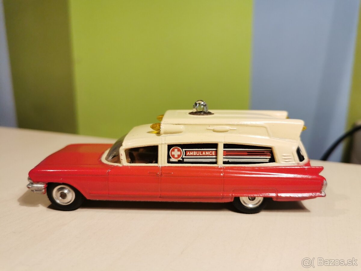 Corgi toys Cadillac Ambulancia