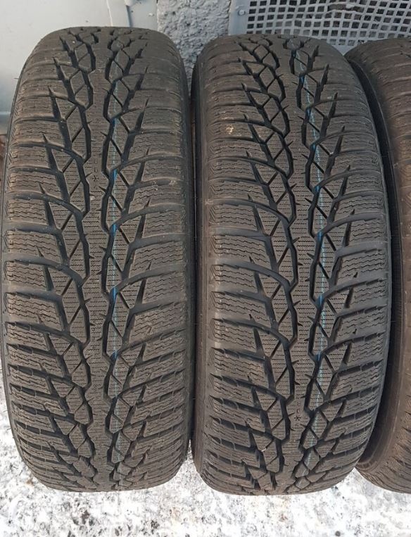 Nokian wrd4 zimne gumy 195/65r15