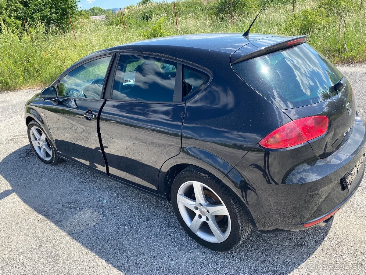 Seat leon 2 1P 2010 facelift 1.4tsi 92kw čierna metalíza