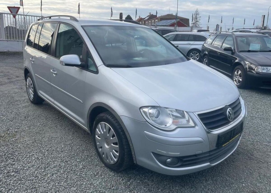 Volkswagen Touran 1.4 TSI 7 MÍST benzín manuál 103 kw