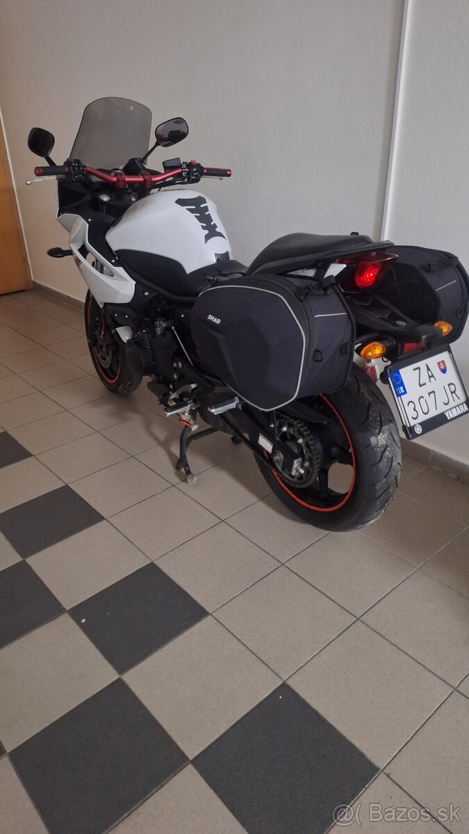 Yamaha XJ6