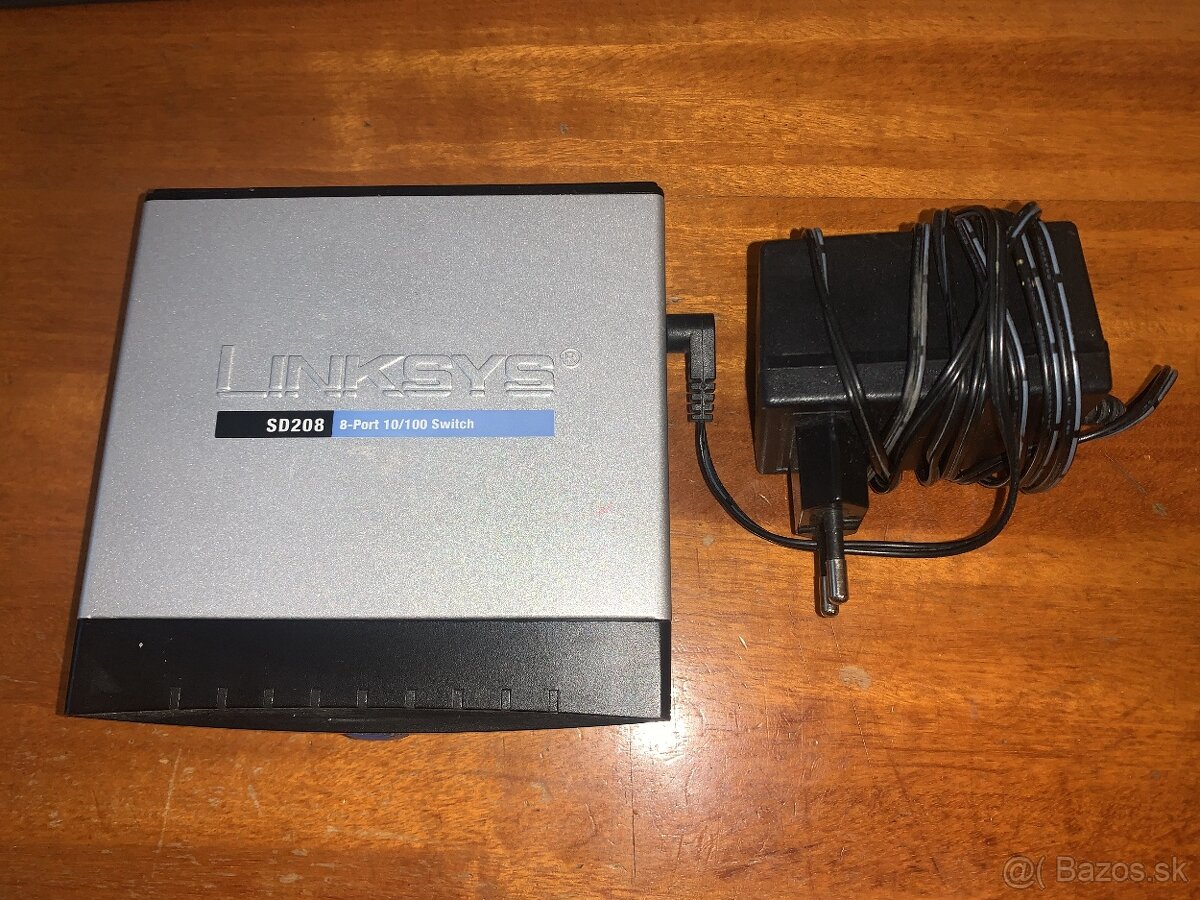 8 portový switch Linksys SD208