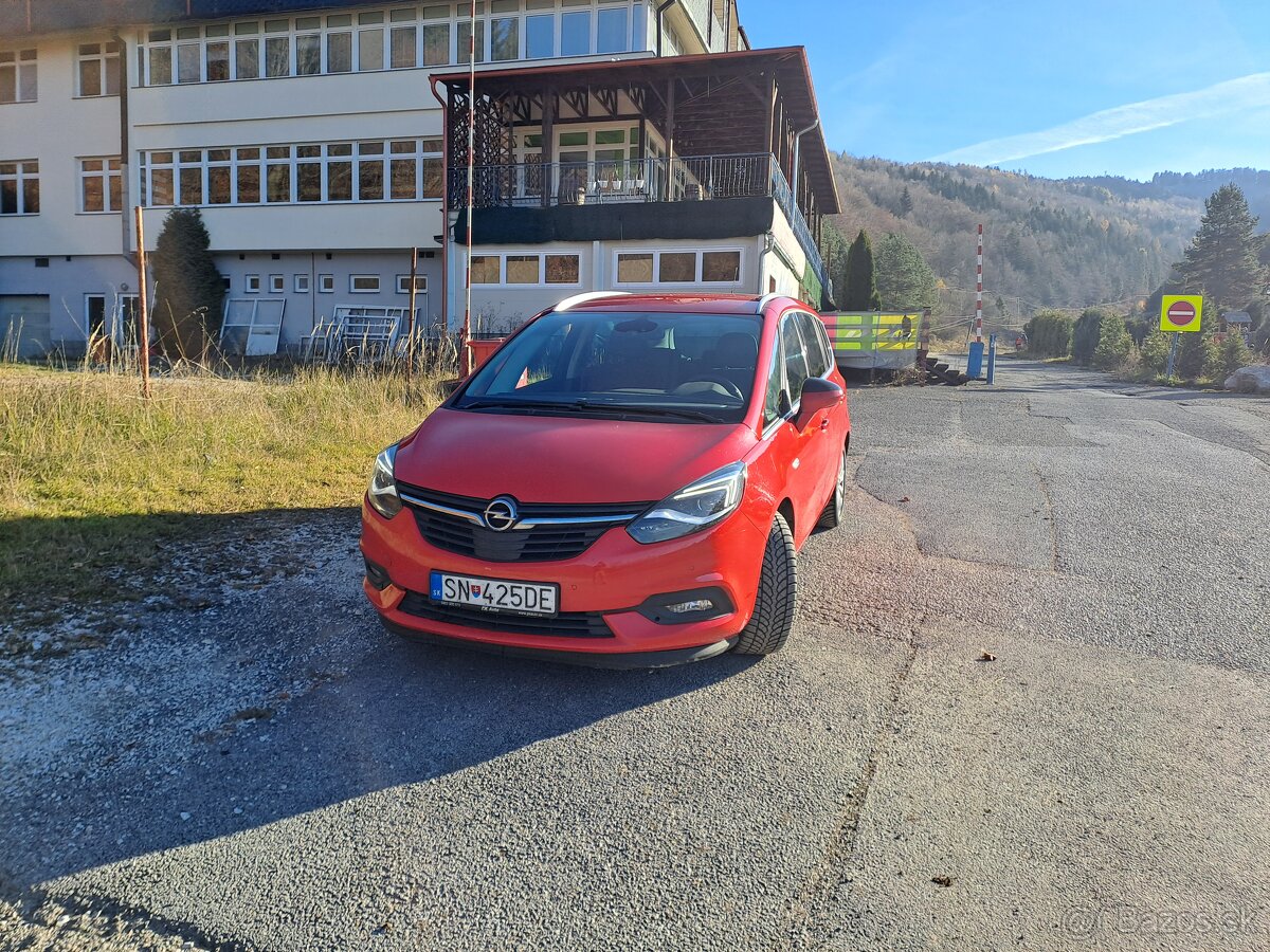 OPEL ZAFIRA, kúpená v SR,1. maiteľ, praktické rodinné auto v