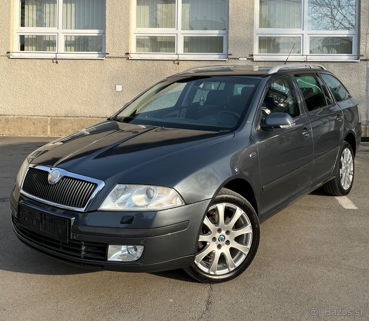 Škoda Octavia II 2.0TDi Laurin&Klement+ťažné,šíber,xenóny…