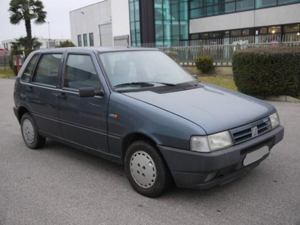 Mám na predaj náhradné diely na Fiat Uno 1,1 37kw rv.93.