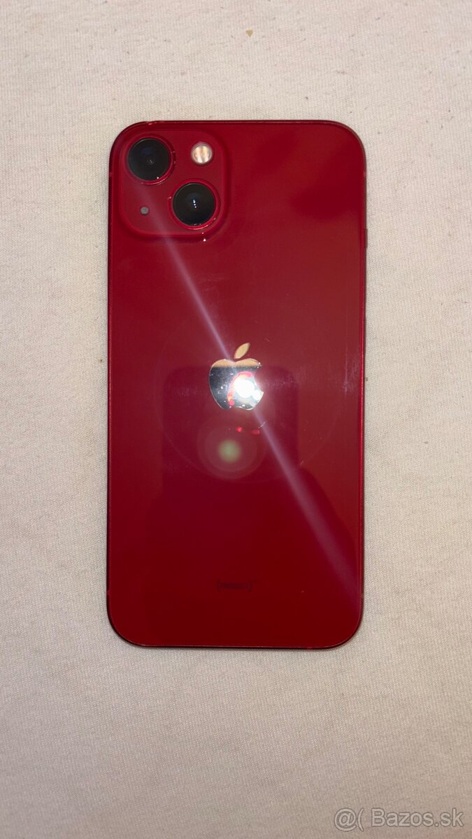 iPhone 13 red