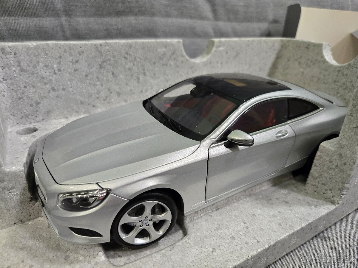 Mercedes Benz S-Klasse coupé 1:18 Norev