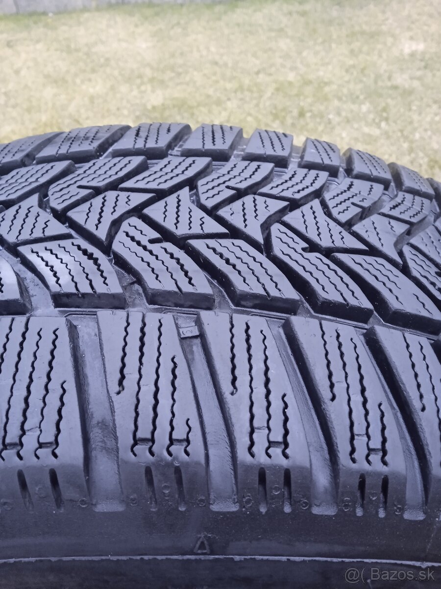 215/55 r17 zimné pneumatiky...7,5 mm