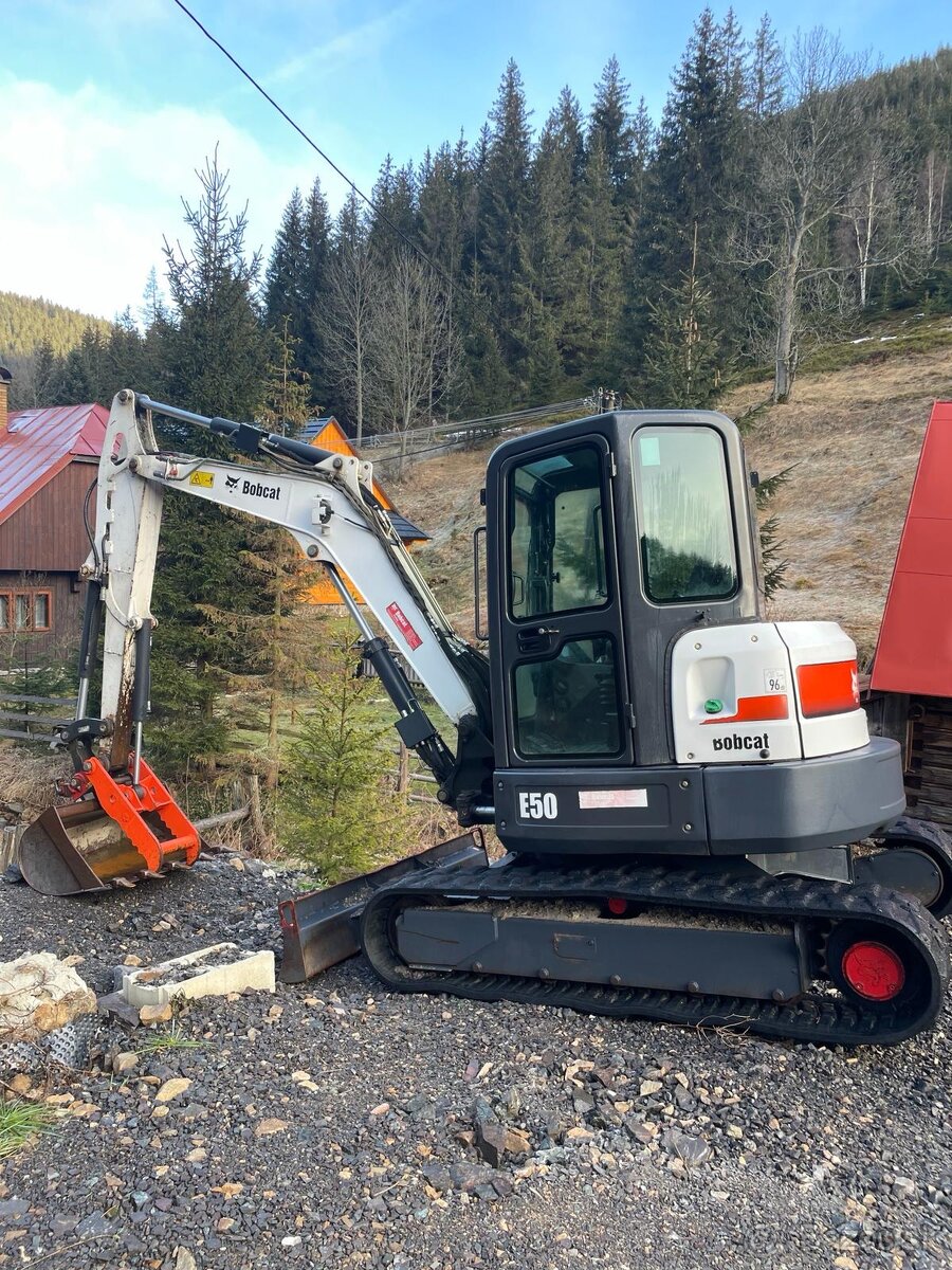 Bobcat E50EM