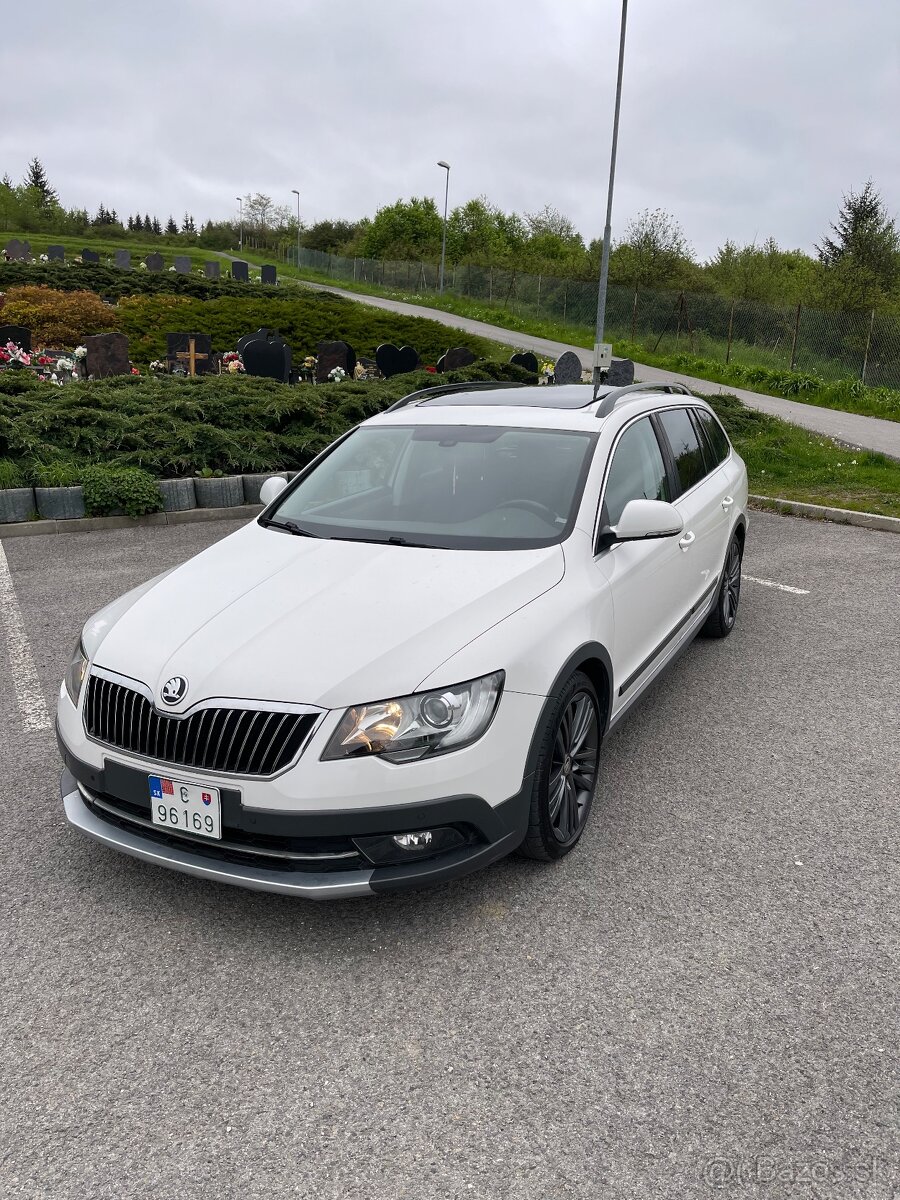 Škoda Superb Combi 1.6 TDI Dsg Outdoor