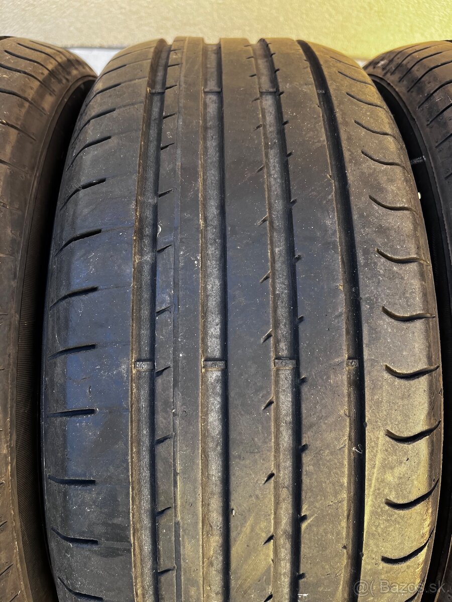 215/55R17 Sava letne