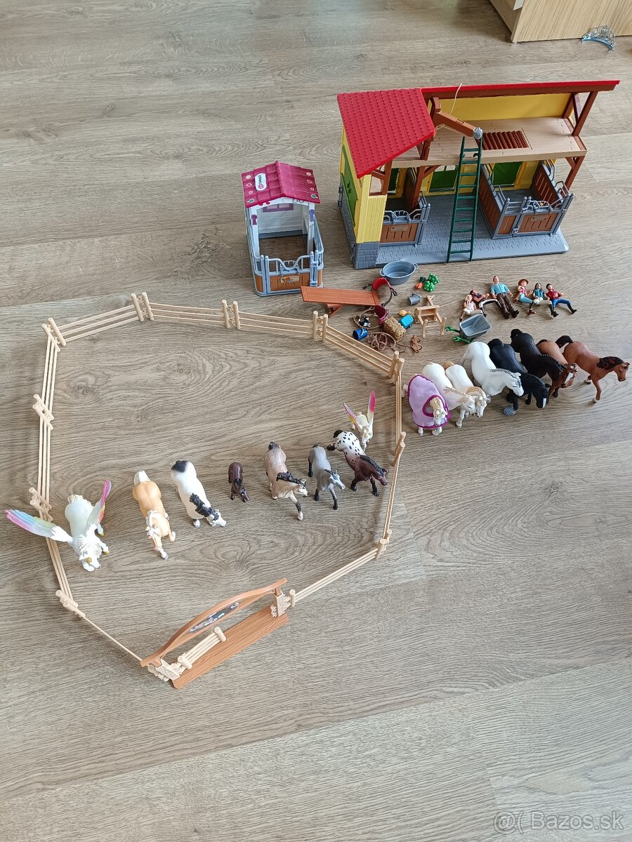 Schleich stajna s konmi