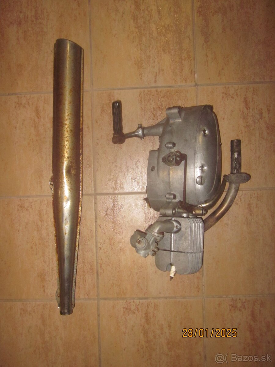 Jawa 50 pionier motor výfuk