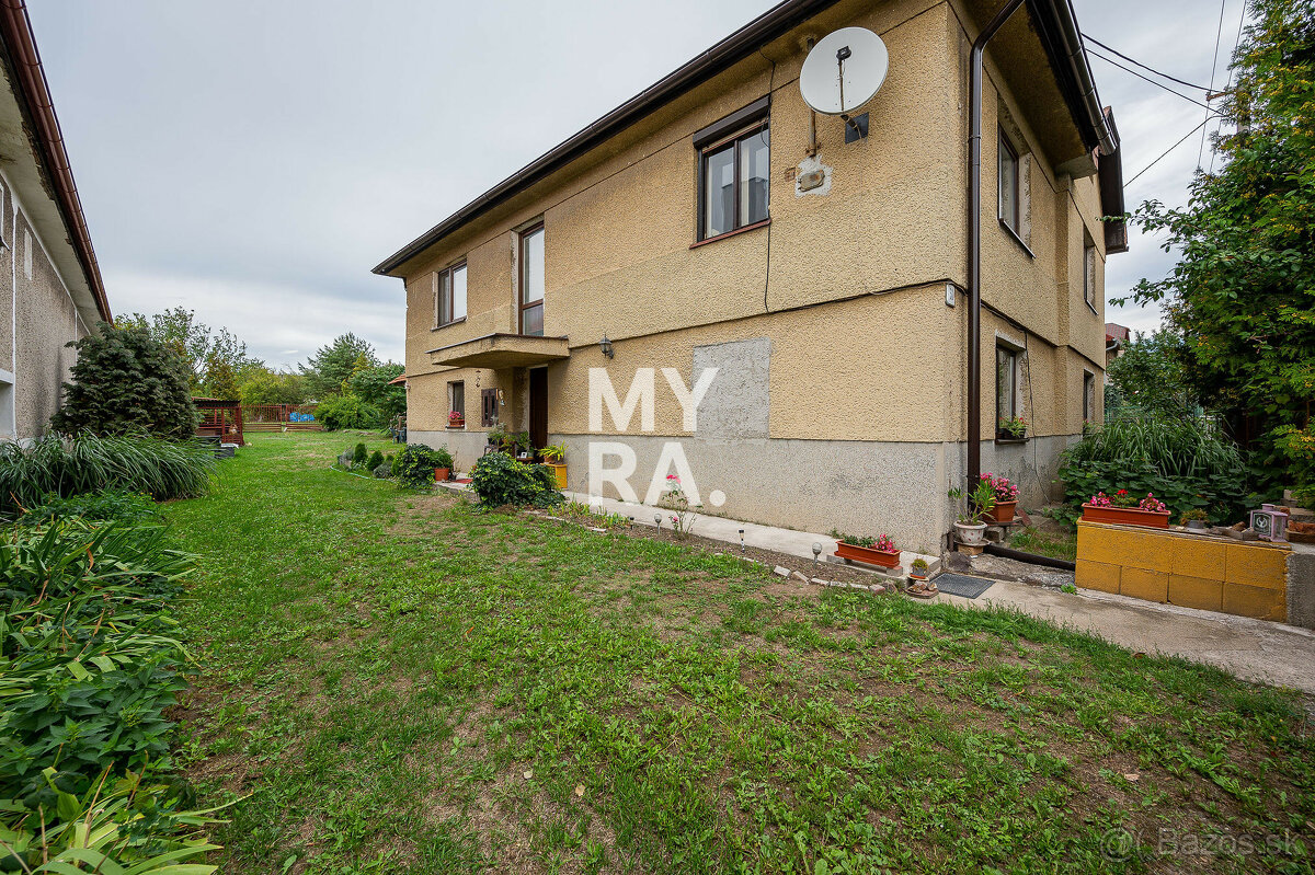 Predám veľkorysý rodinný dom, 4 izby, 12 ár pozemok, garáž