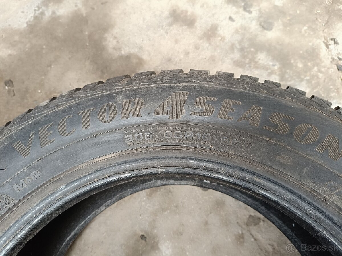 2x celoročná Goodyear 205/60 R16 96V extra load