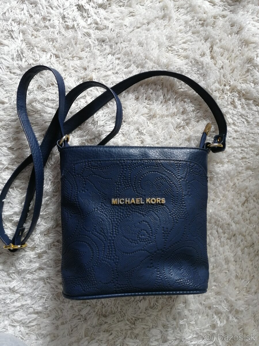 Modrá kabelka cez plece Michael Kors