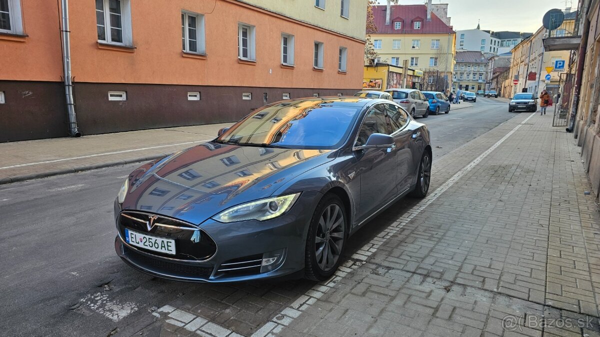 Tesla Model S P90