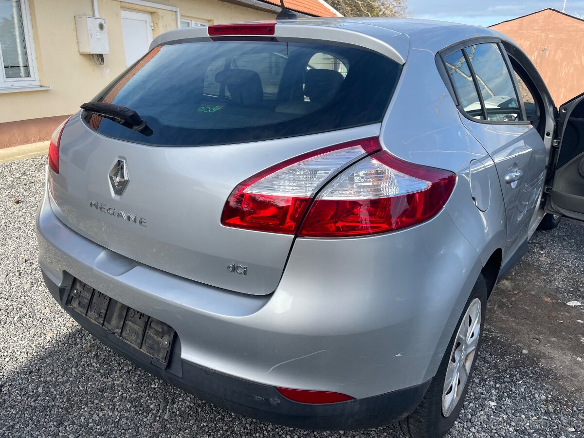 Rozpredam Renault Megane III 1.5 DCI K9KJ8 2010