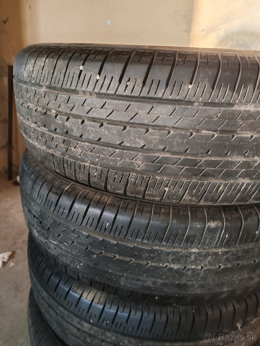 235/50R19v a 235/65R18 106V