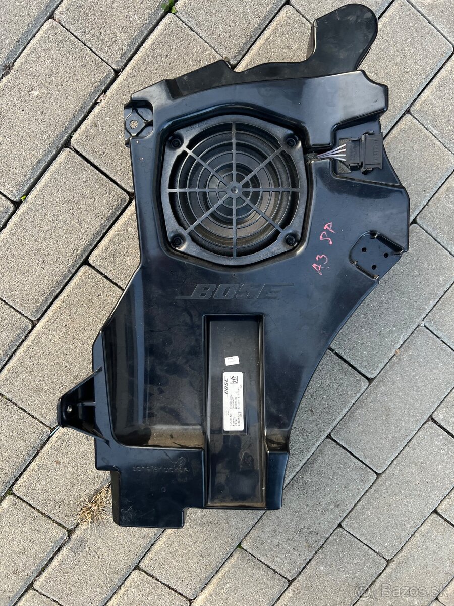 Subwoofer Audi A3 8P - Boose