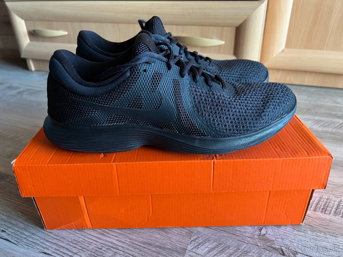 Nike Revolution 4 Black (čierna)