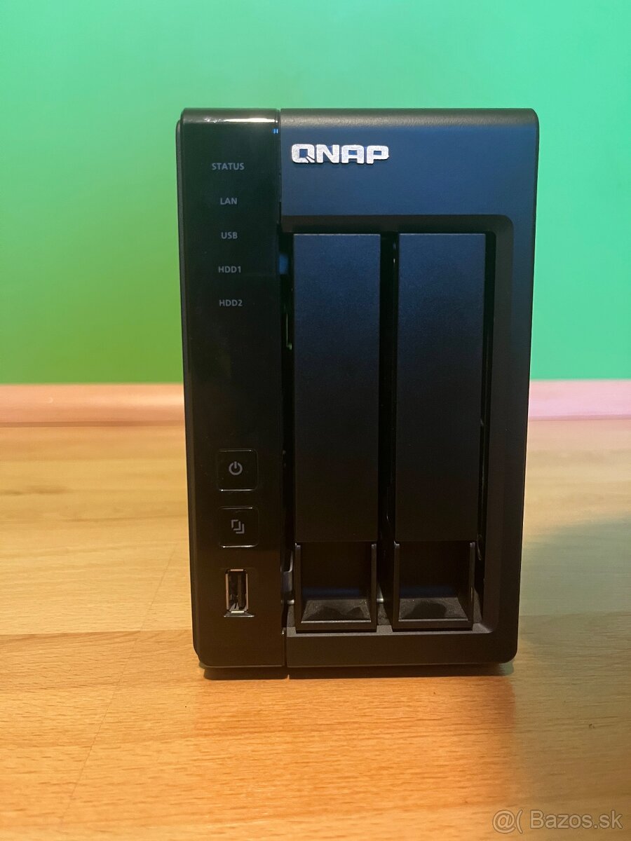 QNAP NAS s 2x 2TB HDD znacky WD