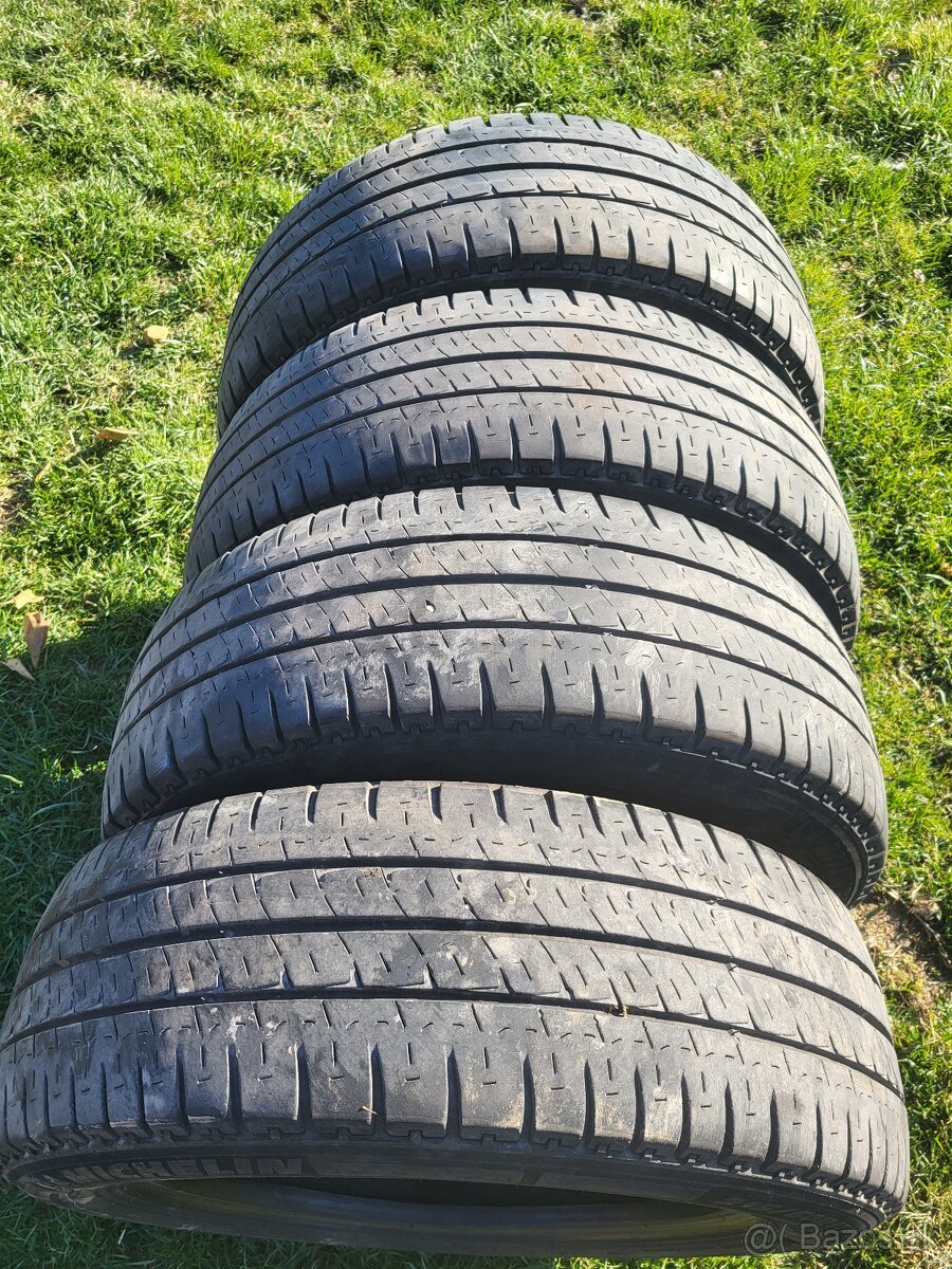 Letne pneu MICHELIN 215/60 R17C