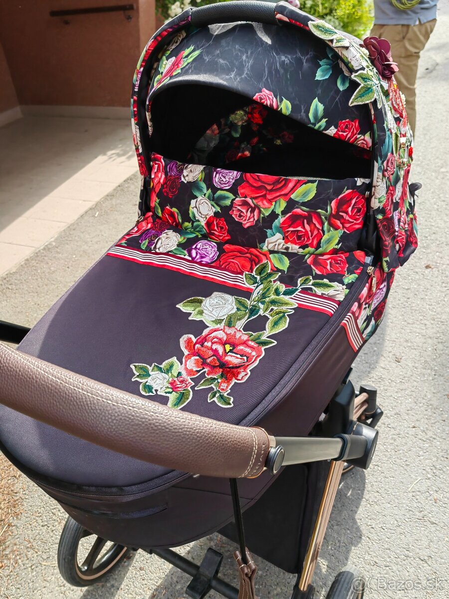 Vanička 2022 cybex priam cot blossom dark