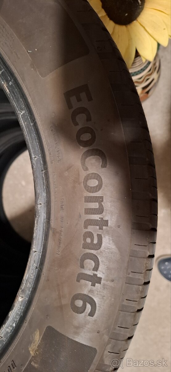 235/55 R18 Continental