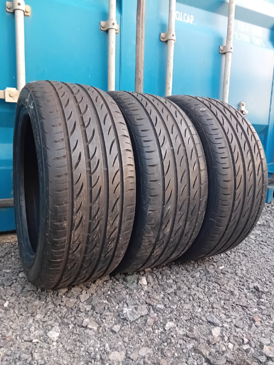 2+1 gratis 235/45R17 Pirelli Pzero