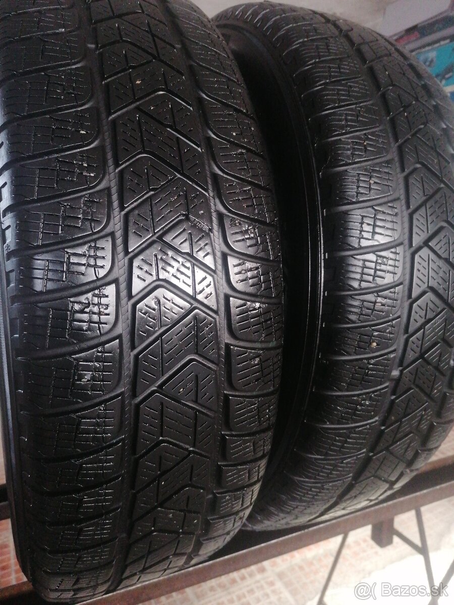 Zimne pneu Pirelli 215/70 r16 104H