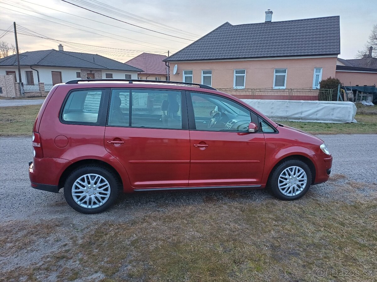 Predám VW Touran 1.9TDI PD DPF, 77kw,automat DSG 7kvalt,rok